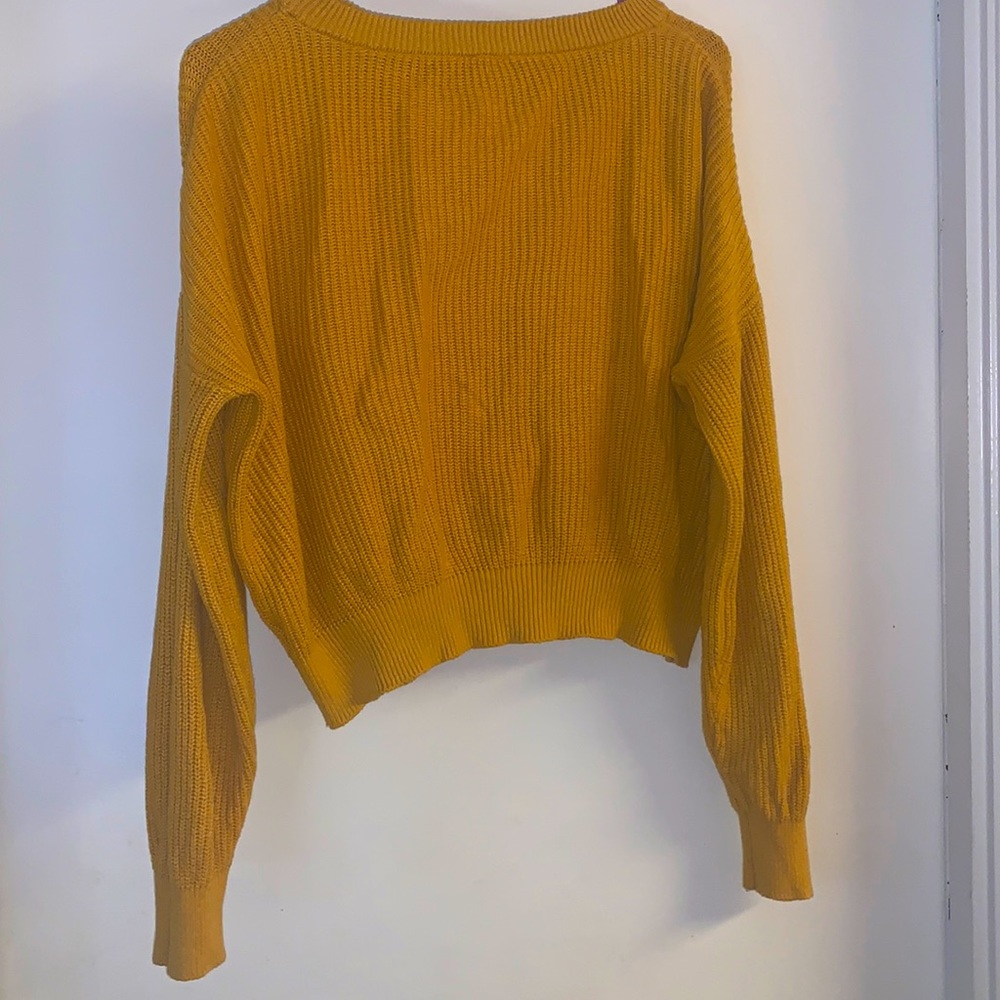 Mustard Crop Yellow Sweater. Goes with anything on da bottom. Cute on any size😙